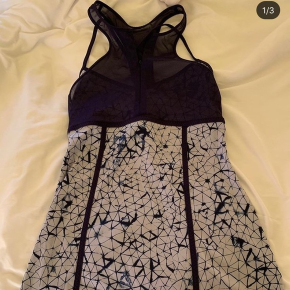 lulu lemon navy and white tank top size 6 - Picture 1 of 3